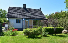 Three-Bedroom Holiday Home in Garsnas in Gärsnäs